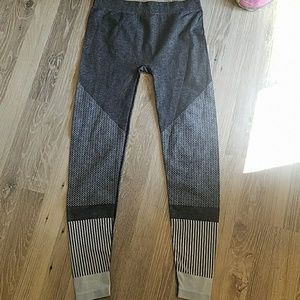 Gap fit leggings
